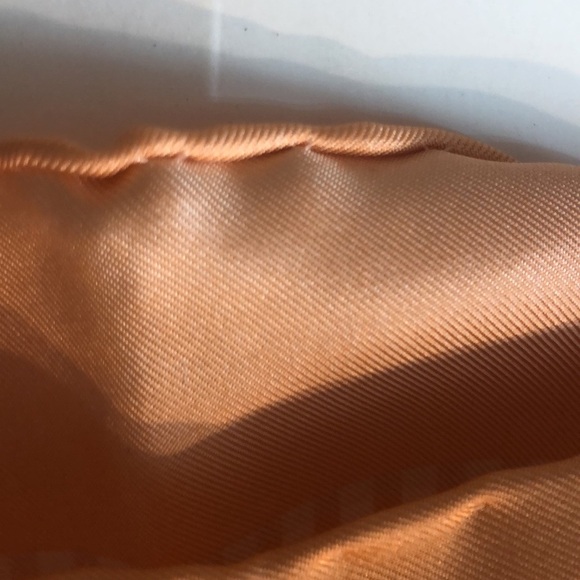 Jim Thompson Stunning Thai Silk Scarf Wrap. Elegant Poppy Flowers Design - Picture 4 of 8